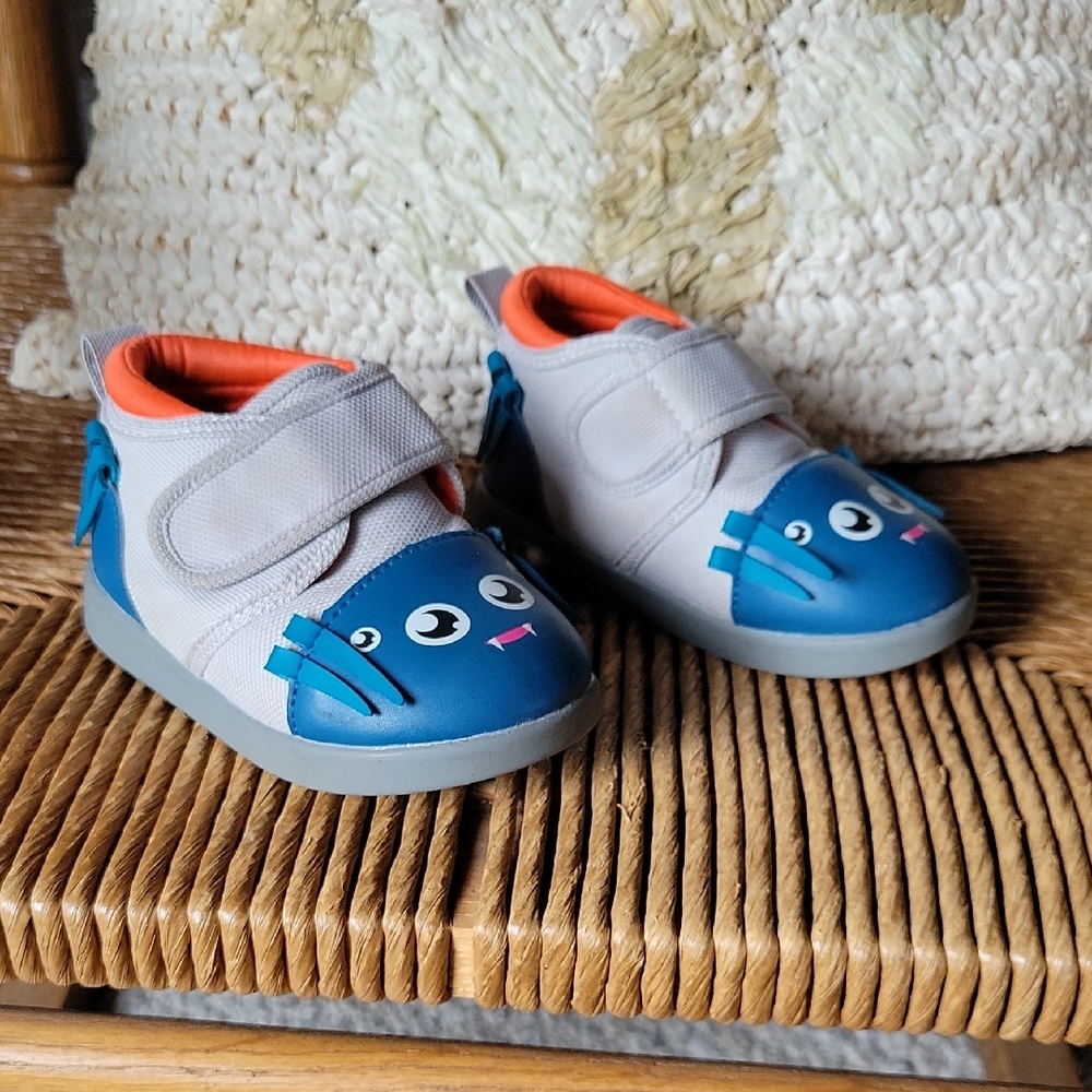 Ikiki Spider Squeaky Toddler Shoes | Blue/Gray, size 6